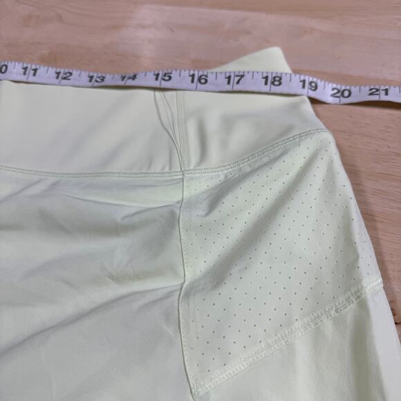 Athleta NWT Run With It 4.5" Shorts Size 1X Running Shorts Tequila Green Stretch - Picture 8 of 13
